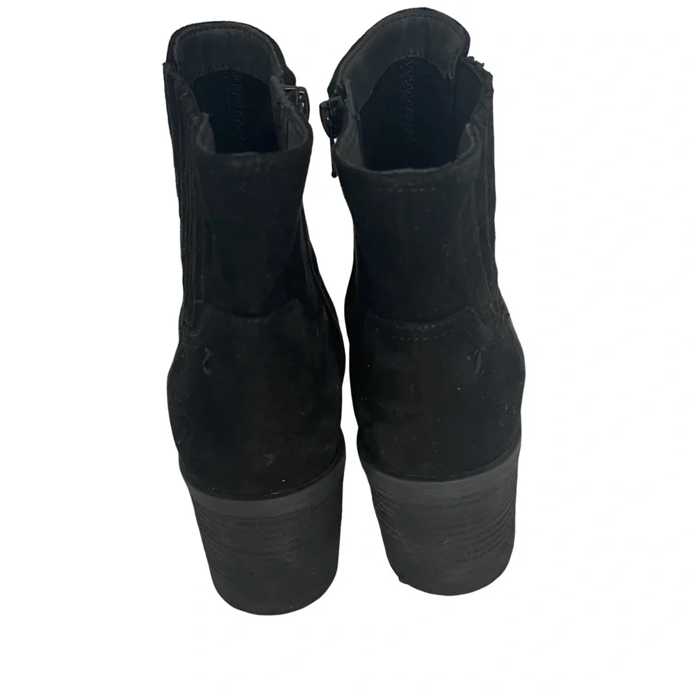 ZODIAC Larsen Black Suede Bootie Boots with Chunky Block Heels. Size 9.5